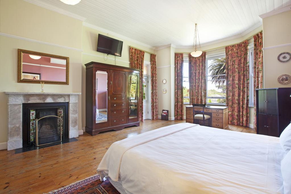Medindi Manor Hotel Cape Town Bagian luar foto