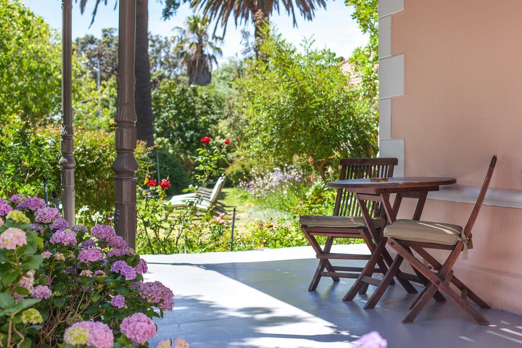 Medindi Manor Hotel Cape Town Bagian luar foto