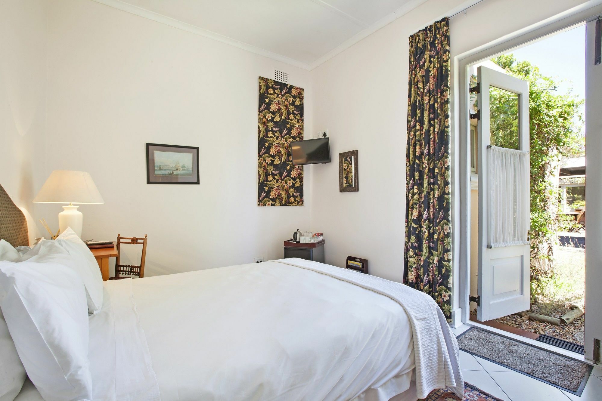 Medindi Manor Hotel Cape Town Bagian luar foto
