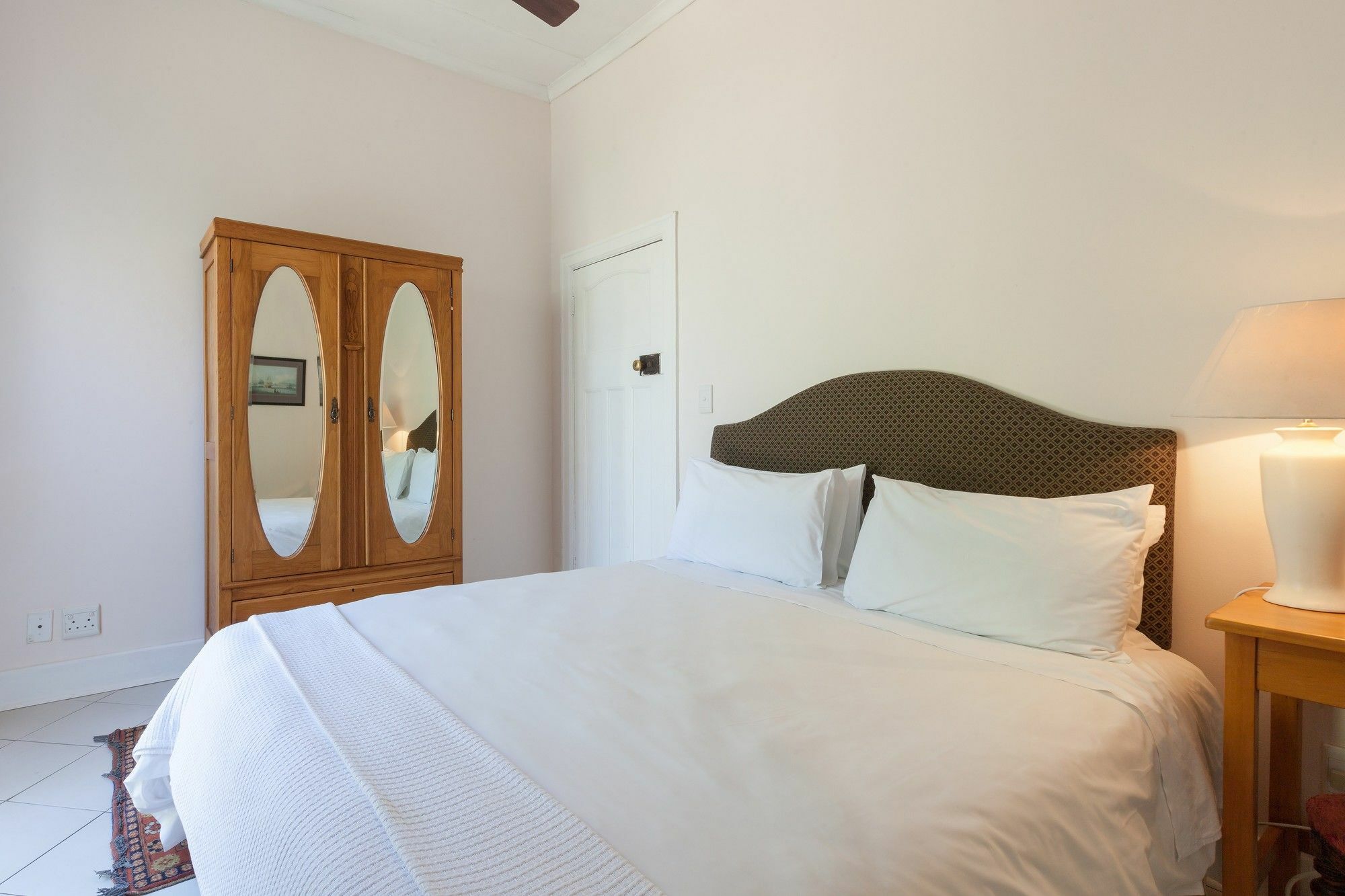 Medindi Manor Hotel Cape Town Bagian luar foto